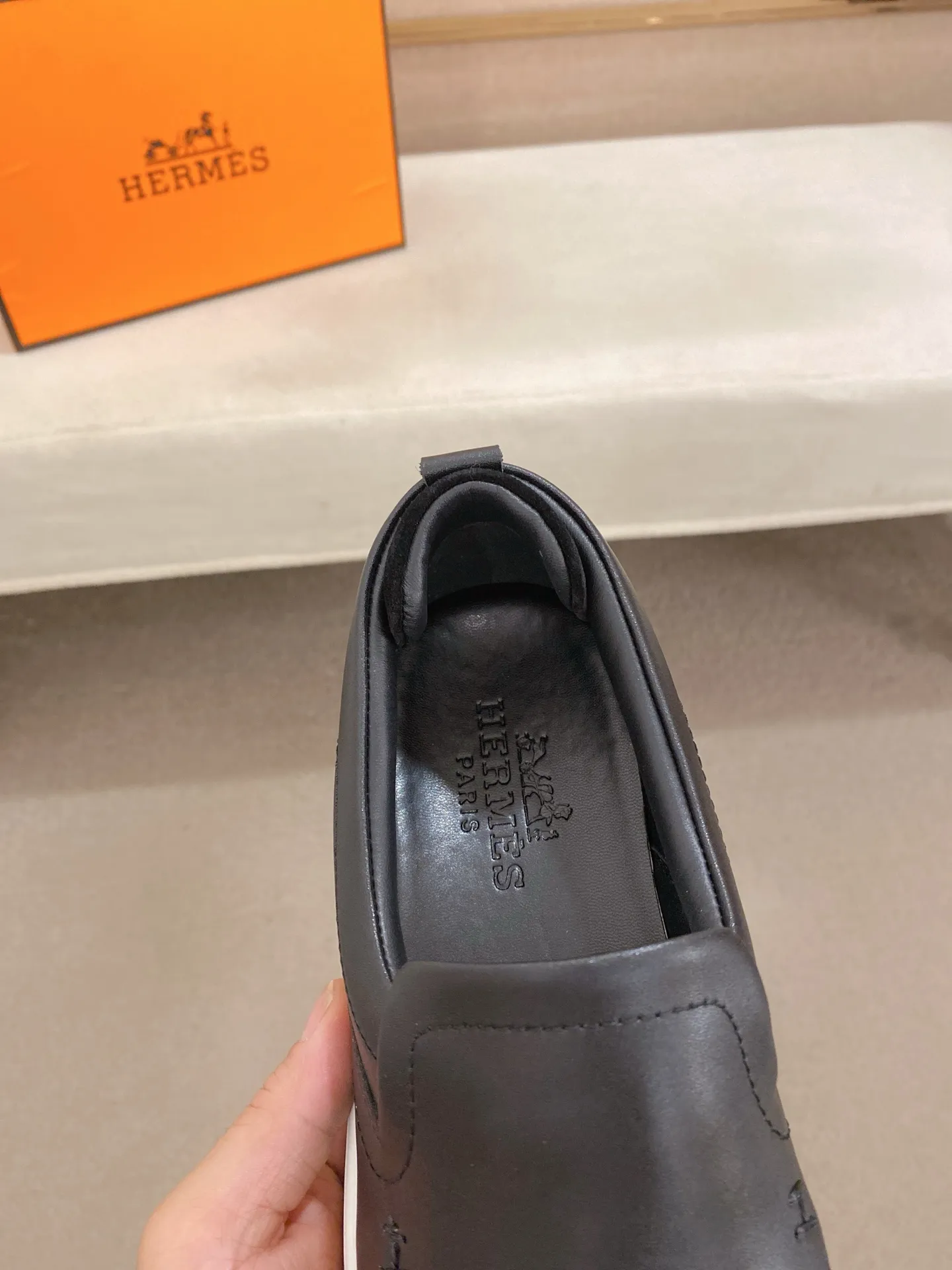 Men's clothing and shoes💰: 442💰《HERMES》【Classic original single version】Hermès; top 🔝purchase agent🔍🔍men's latest 🇺🇸 counter sales simultaneously, imported from Italy original ▲▲cowhide ▲▲ (high-end, nobility, class) ) Exquisite workmanship (Italian 🇮🇹 imported water-dyed 🐂 cowhide lining) sole: original sole provided by the original factory, ⚠️exclusive double-layer activity·TPR·rubber·combined molded outsole; super comfortable·wear-resistant·non-slip·environmental protection The real thing is more beautiful if you take the real thing (high quality, follow the order). You can enter and exit the counter at will * Number of yards: 38-44 (45 can be customized and cannot be returned or exchanged)